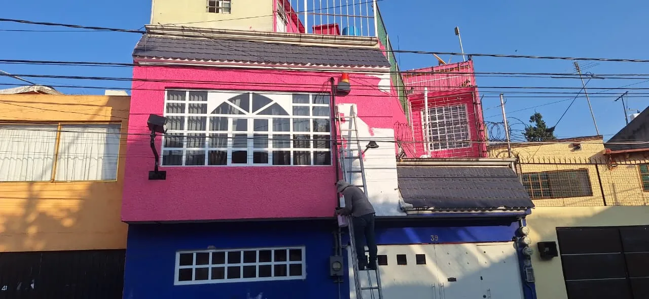 Pintura exterior en fachada residencial / Exterior painting for residential facade